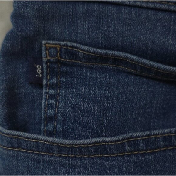 Lee Womens 14M Blue Medium Wash Relaxed Fit 5 Pocket Stretch Denim Shorts 34x10 - Picture 4 of 9